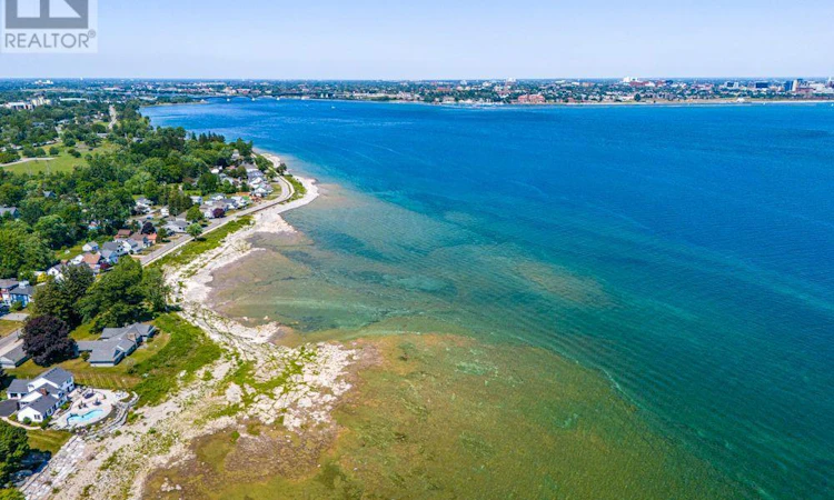 SS Lakeshore Road