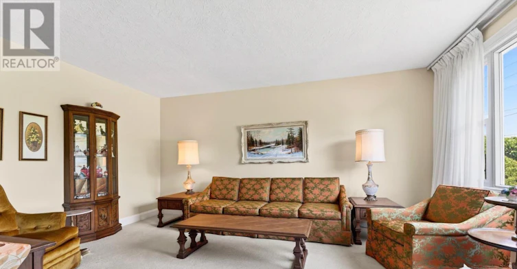 MAIN-820 Simcoe Street N, Oshawa, ON, L1G 4V8 - 3