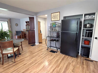 656 Strathmore Avenue - 5