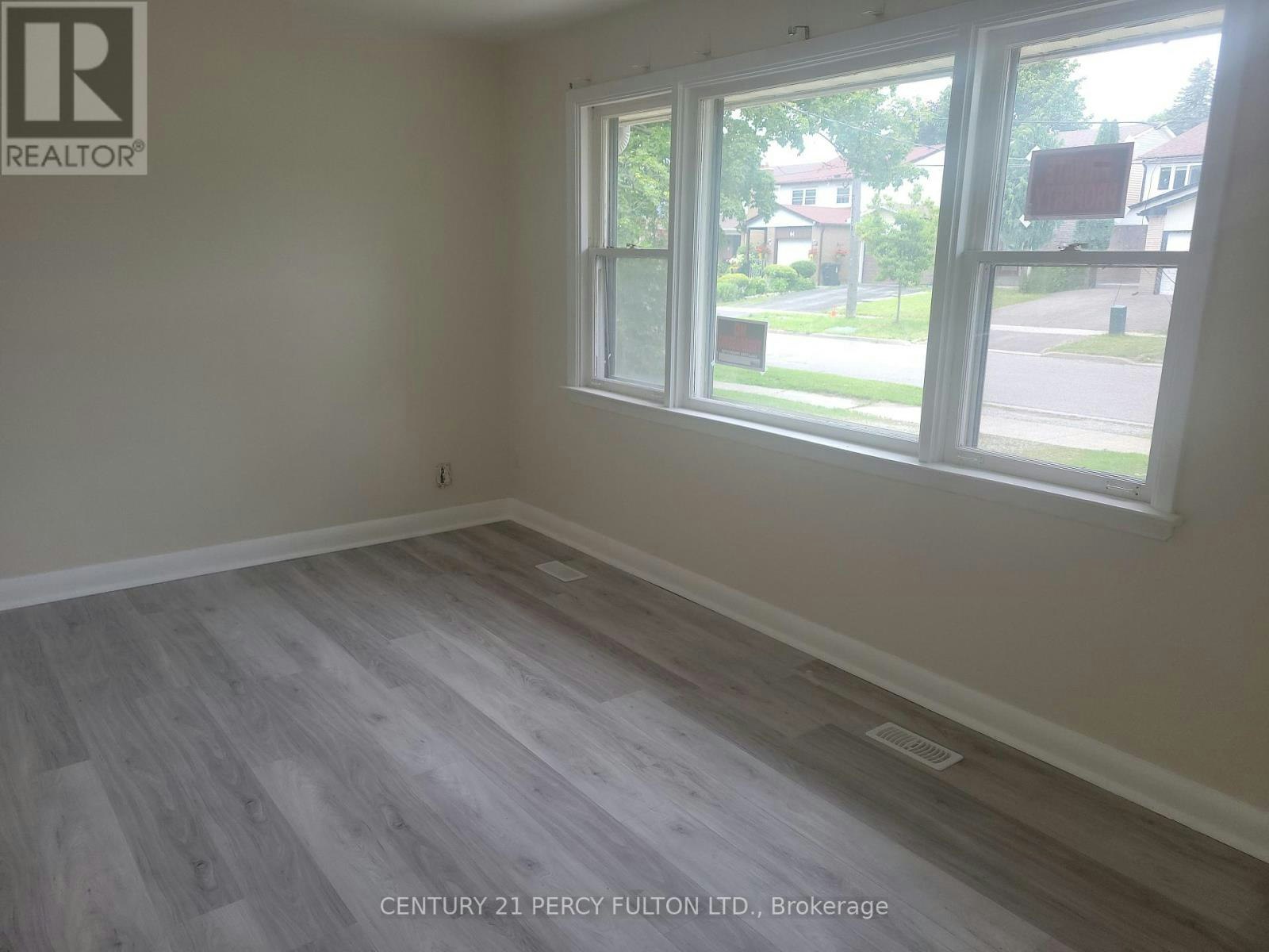 71 Grace Street, Toronto, ON, M1J 2M6 - 2