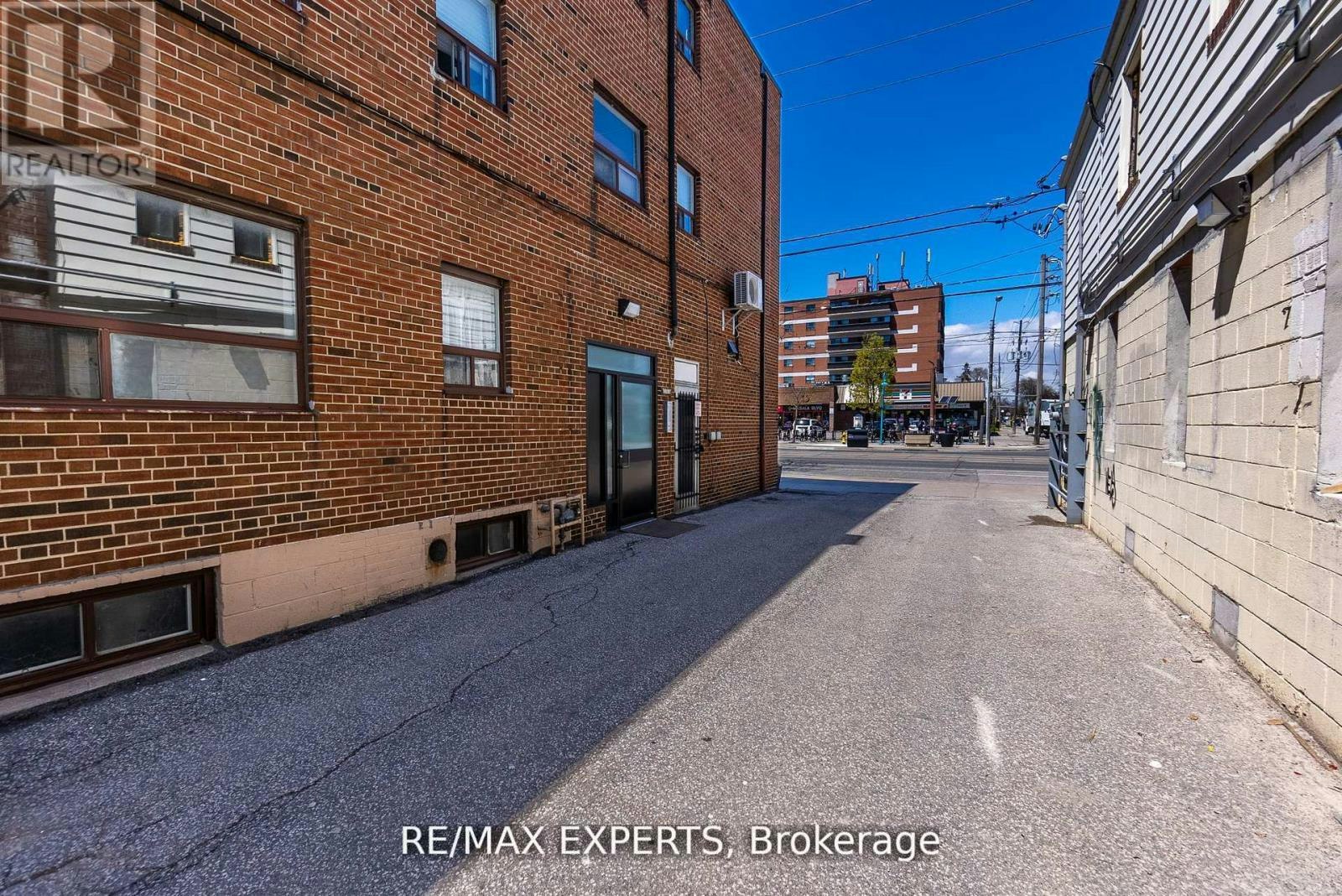 102 3261a Lake Shore Boulevard W, Toronto, ON, M8V 1M2 - 3