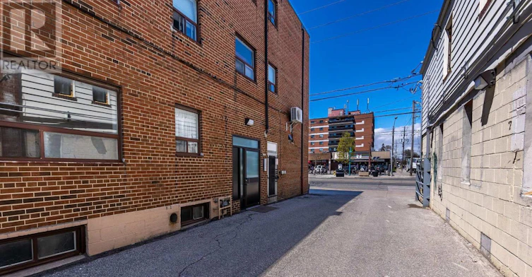 102 3261a Lake Shore Boulevard W, Toronto, ON, M8V 1M2 - 3