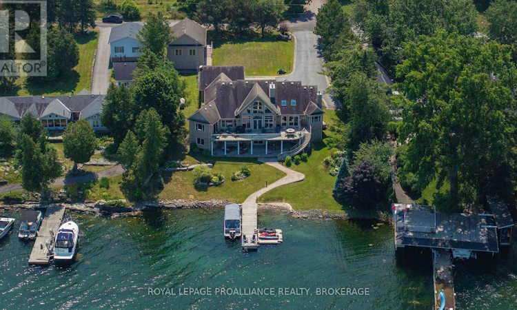 31 Leavis Shores