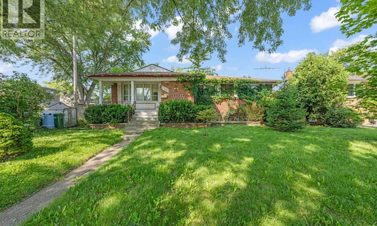 2383 Woodlawn