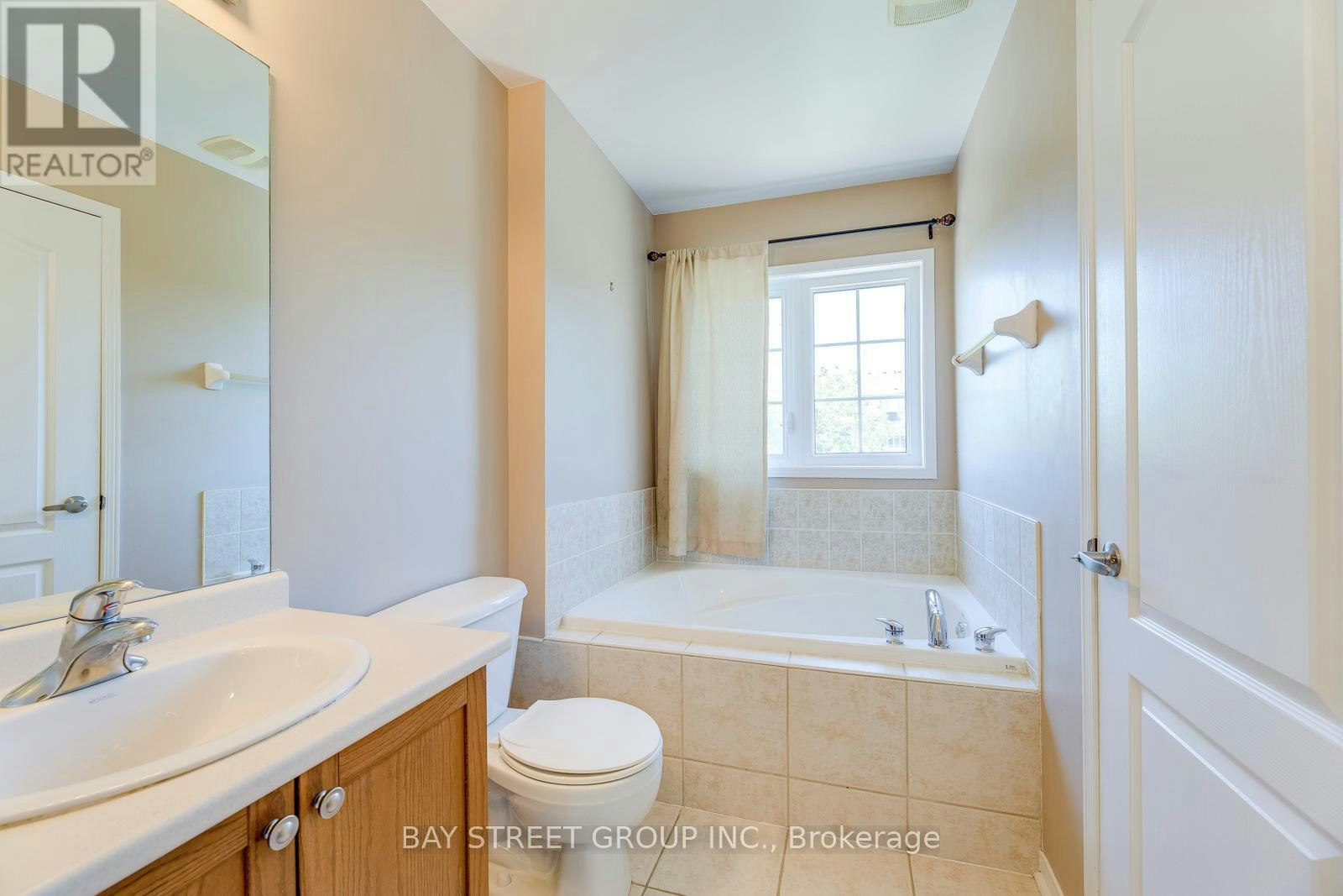 2413 Whistling Springs Crescent, Oakville, ON, L6M 0C3 - 25