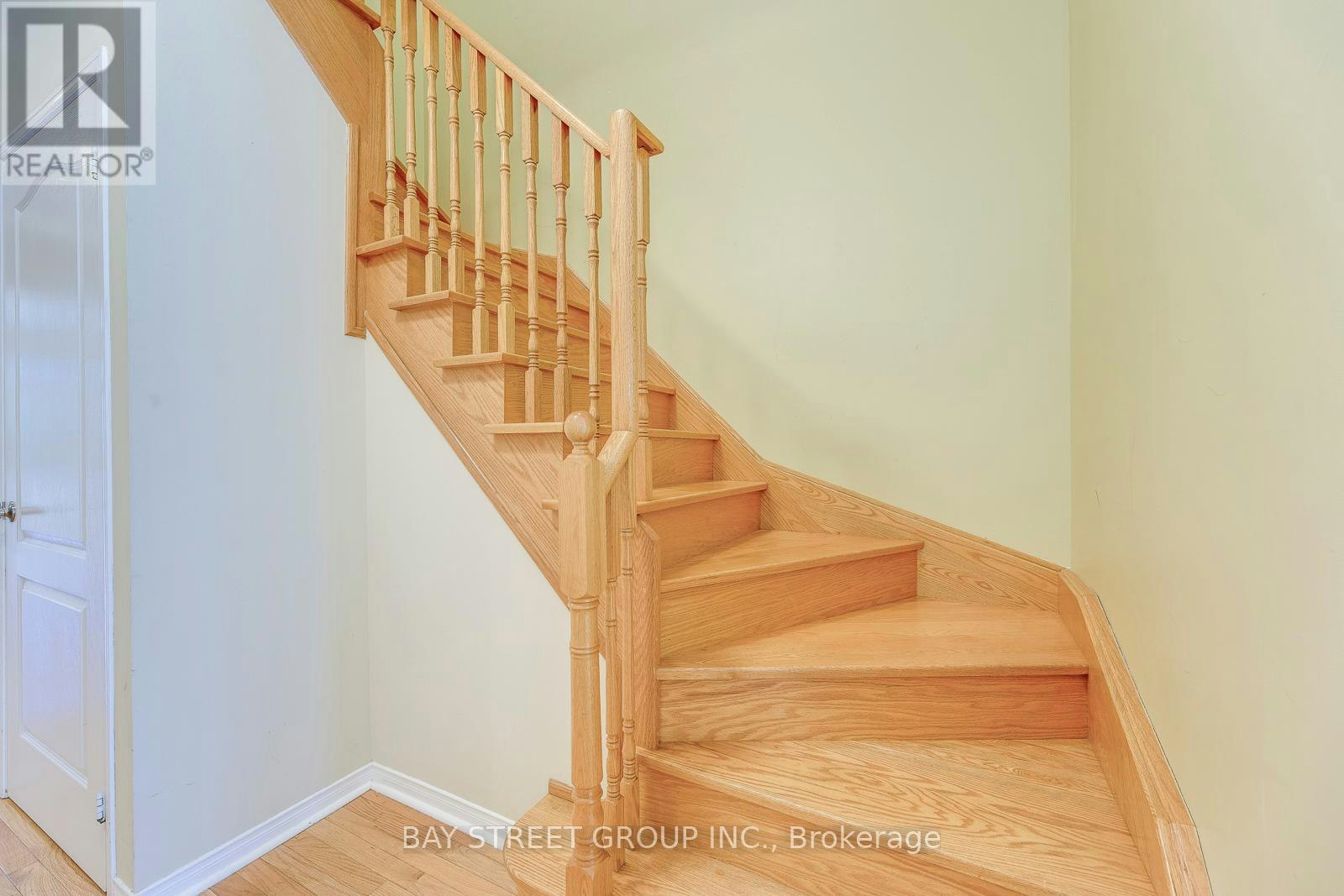2413 Whistling Springs Crescent, Oakville, ON, L6M 0C3 - 18