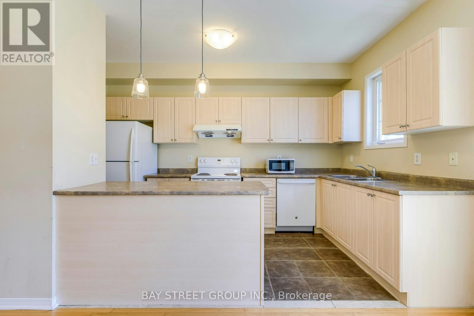 2413 Whistling Springs Crescent, Oakville, ON, L6M 0C3 - 12