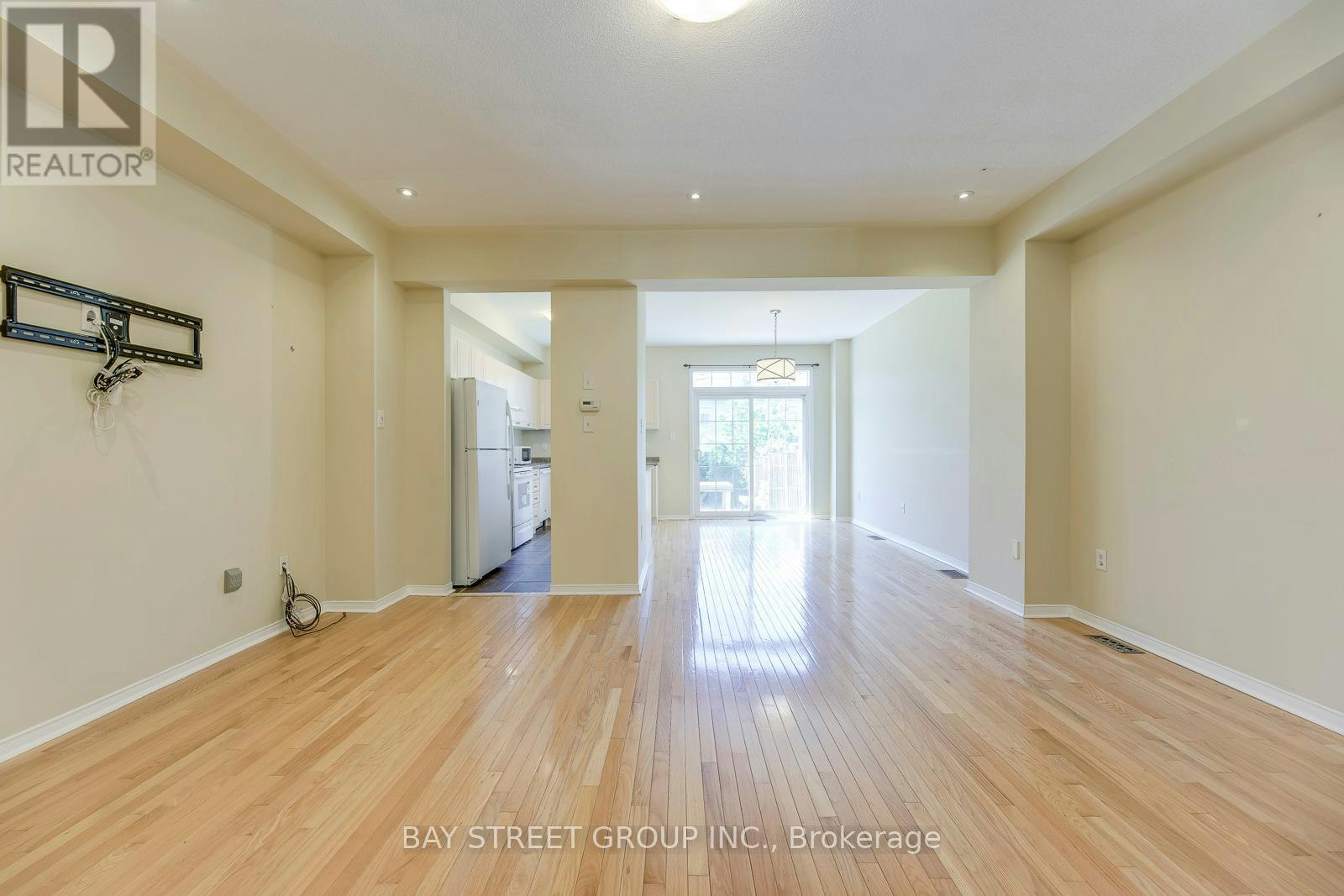 2413 Whistling Springs Crescent, Oakville, ON, L6M 0C3 - 5