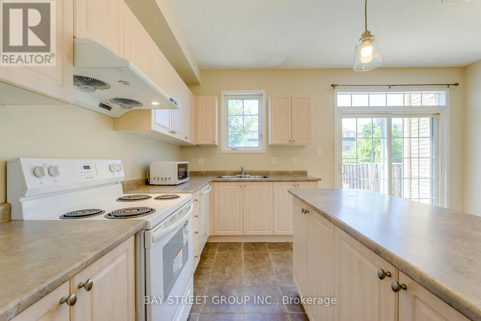 2413 Whistling Springs Crescent, Oakville, ON, L6M 0C3 - 16
