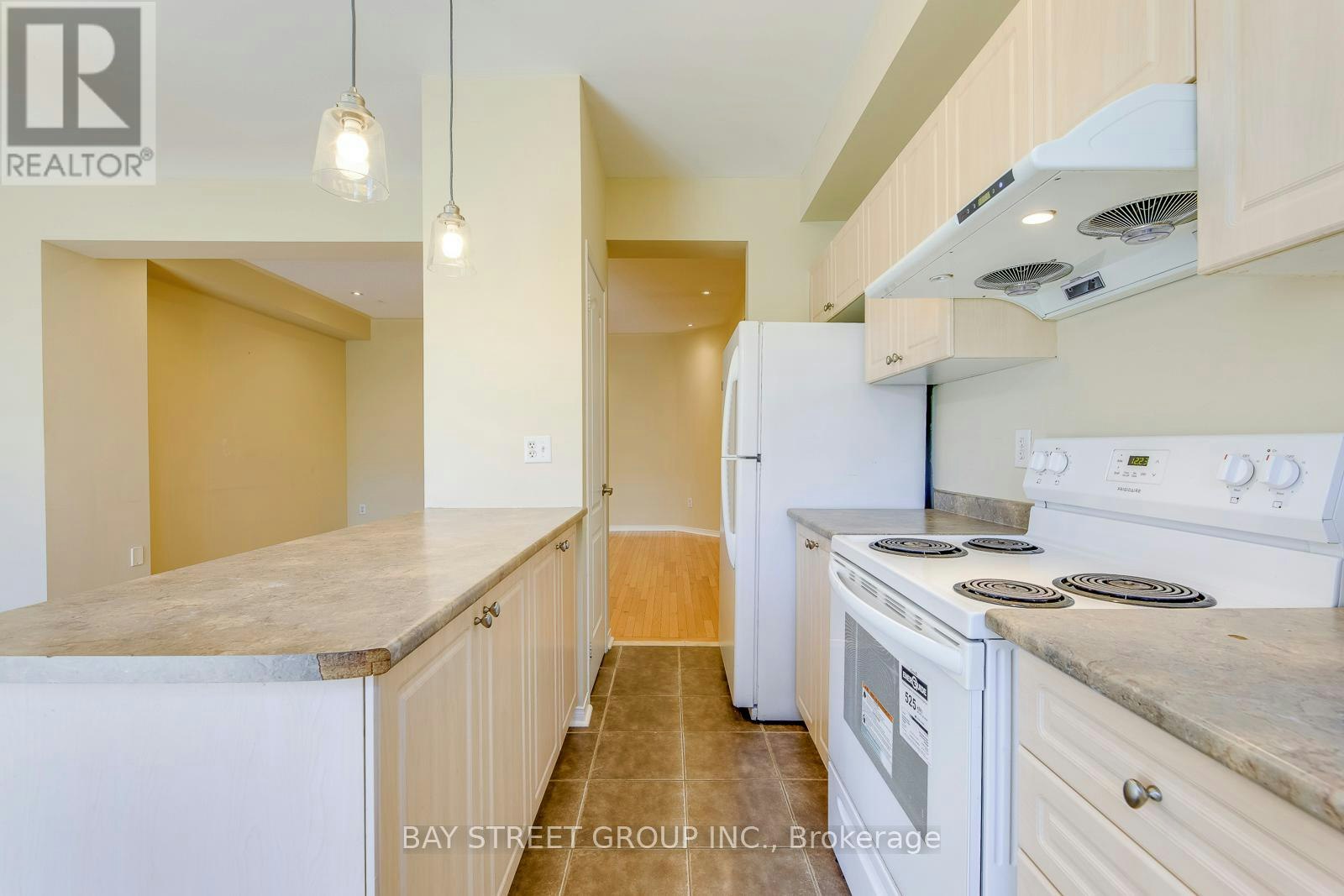 2413 Whistling Springs Crescent, Oakville, ON, L6M 0C3 - 15