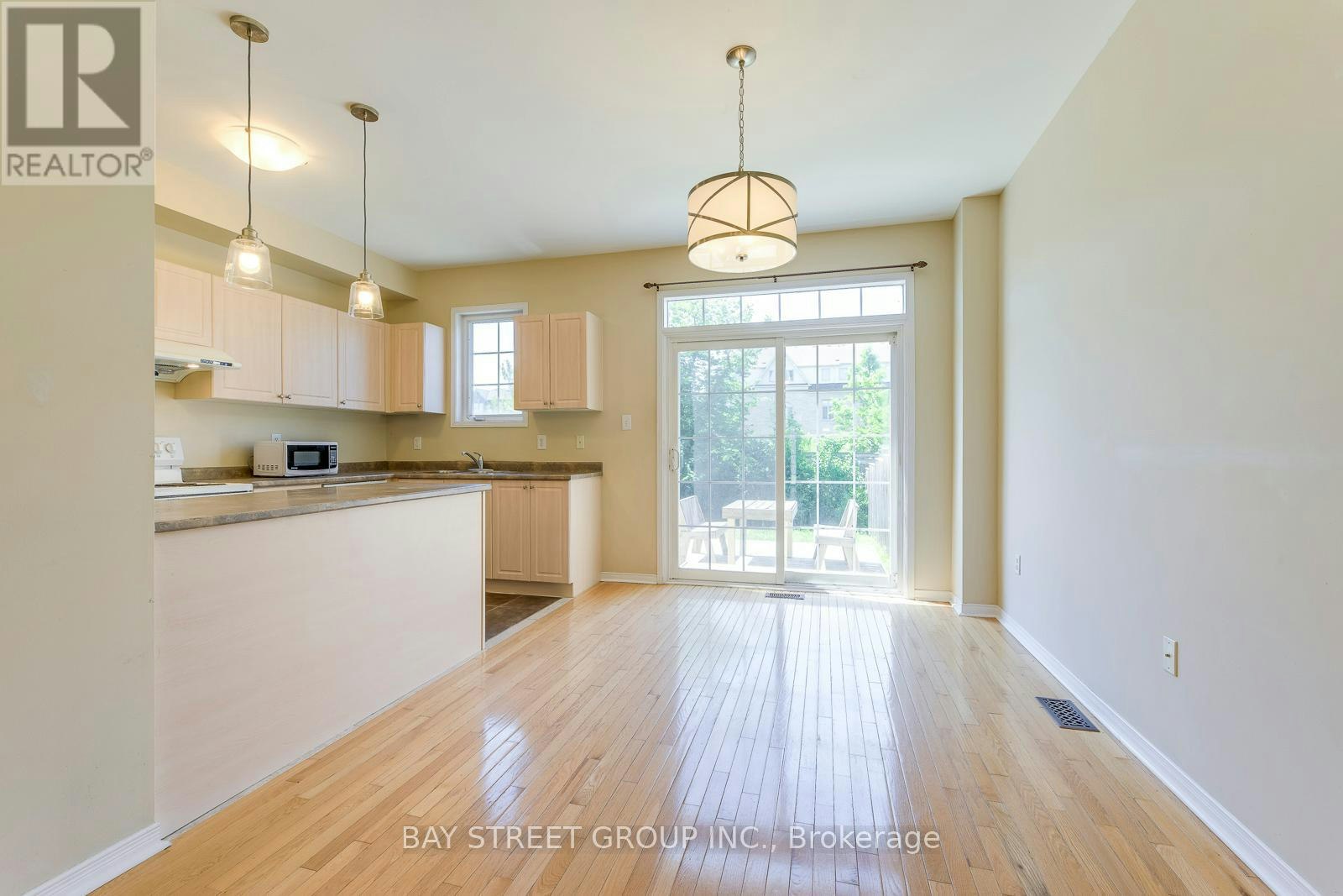 2413 Whistling Springs Crescent, Oakville, ON, L6M 0C3 - 10