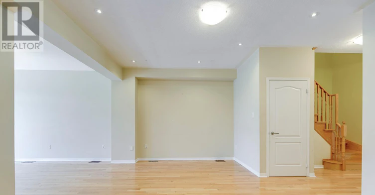 2413 Whistling Springs Crescent, Oakville, ON, L6M 0C3 - 6