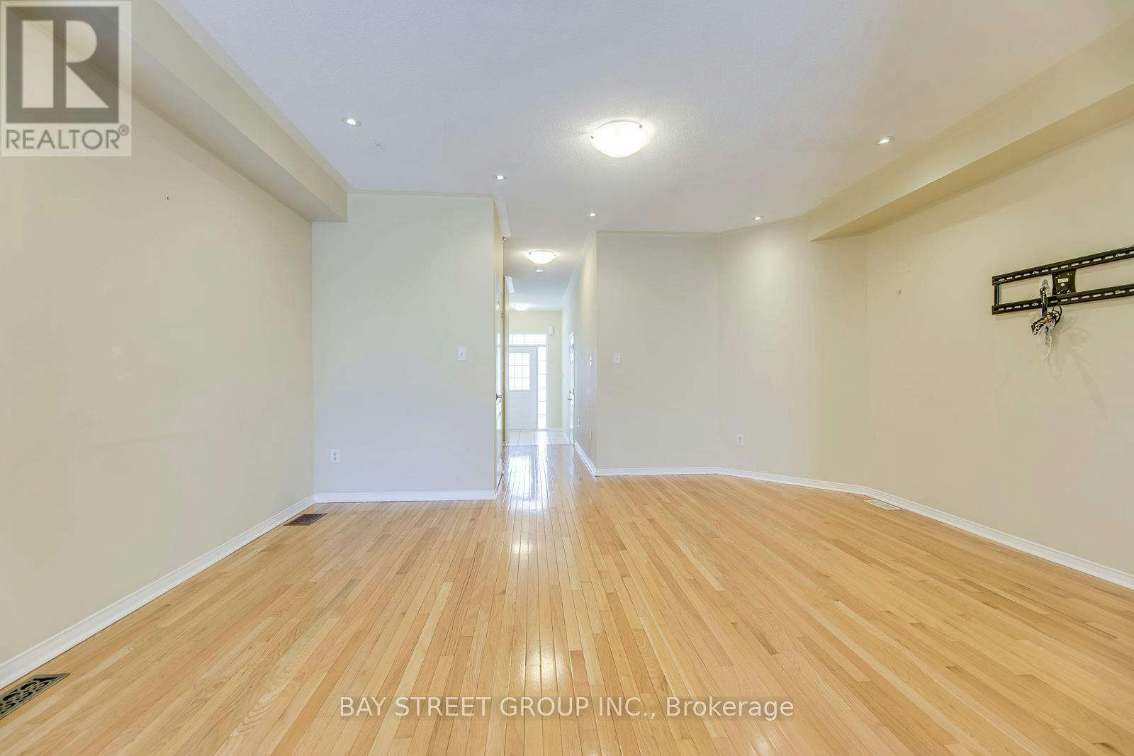 2413 Whistling Springs Crescent, Oakville, ON, L6M 0C3 - 7