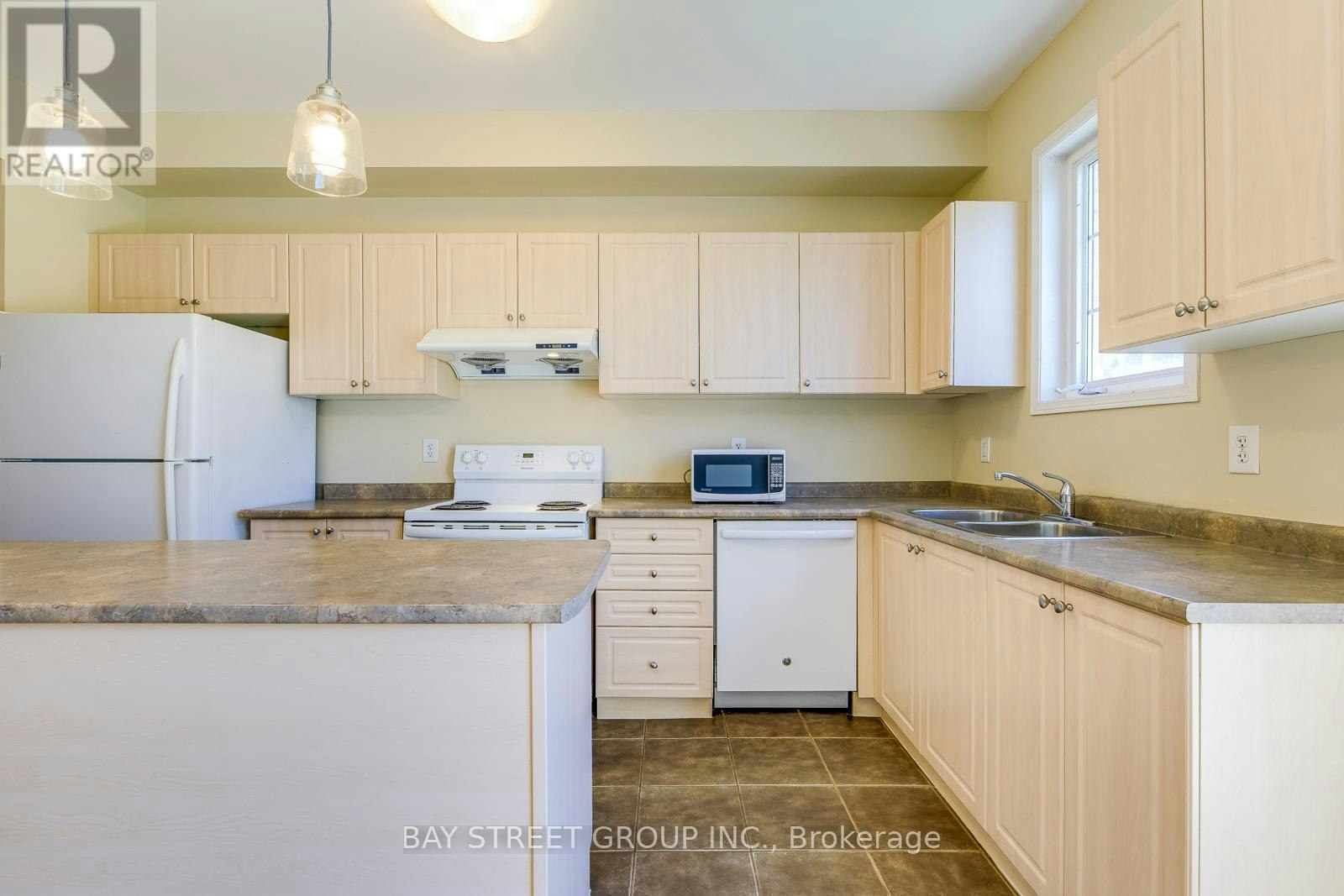 2413 Whistling Springs Crescent, Oakville, ON, L6M 0C3 - 13