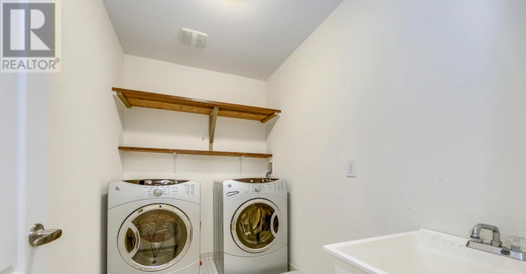 2413 Whistling Springs Crescent, Oakville, ON, L6M 0C3 - 32