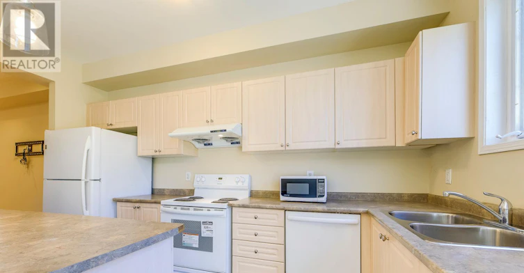 2413 Whistling Springs Crescent, Oakville, ON, L6M 0C3 - 14