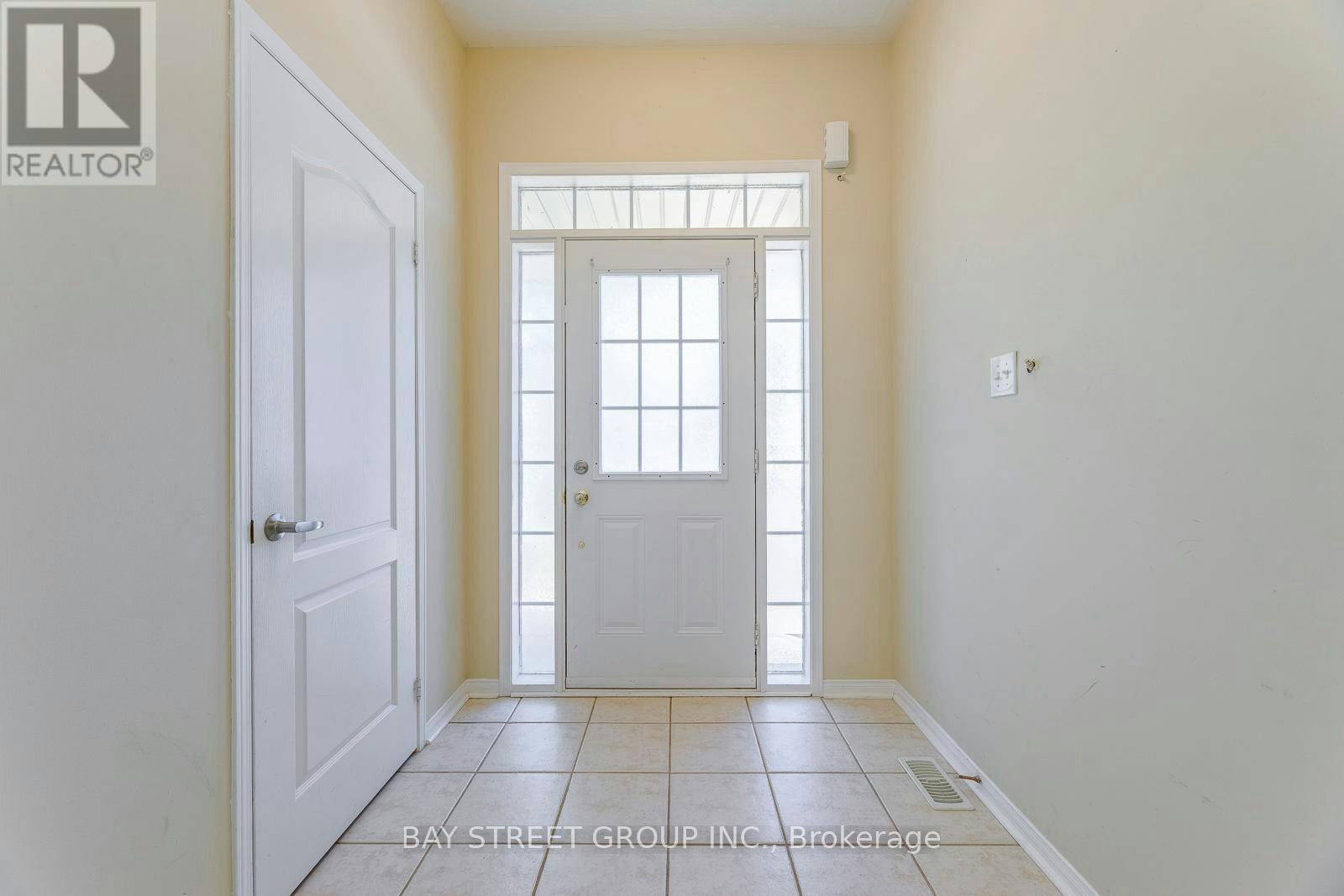 2413 Whistling Springs Crescent, Oakville, ON, L6M 0C3 - 2
