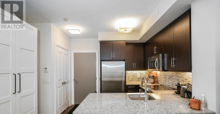 303-2 Old Mill Drive, Toronto, ON, M6S 0A2 - 13