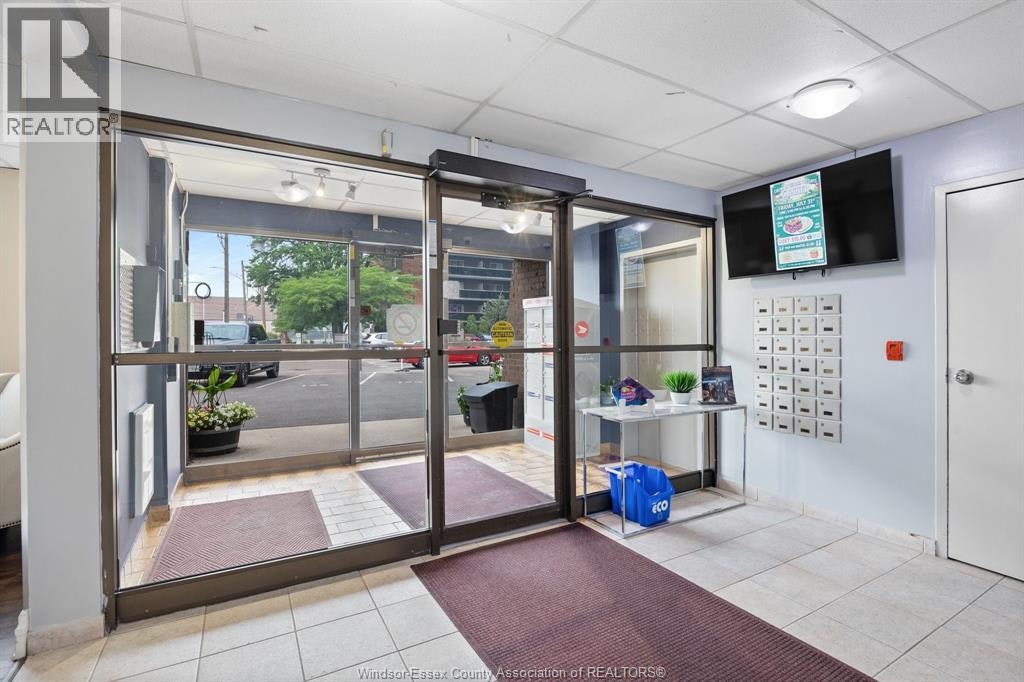306-3950 Wyandotte Street East, Windsor, ON, N8Y 1G5 - 3