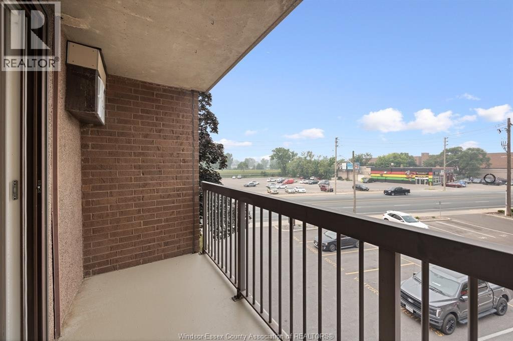 306-3950 Wyandotte Street East, Windsor, ON, N8Y 1G5 - 16