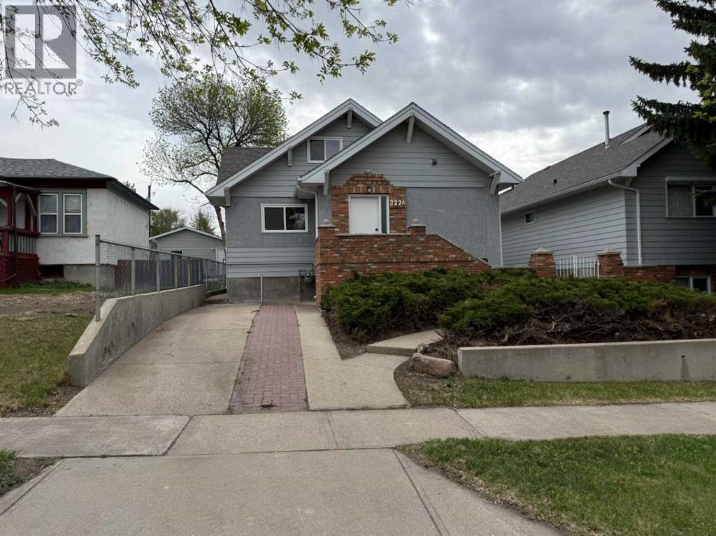 727 8 Street S, Lethbridge, AB, T1J 2K3