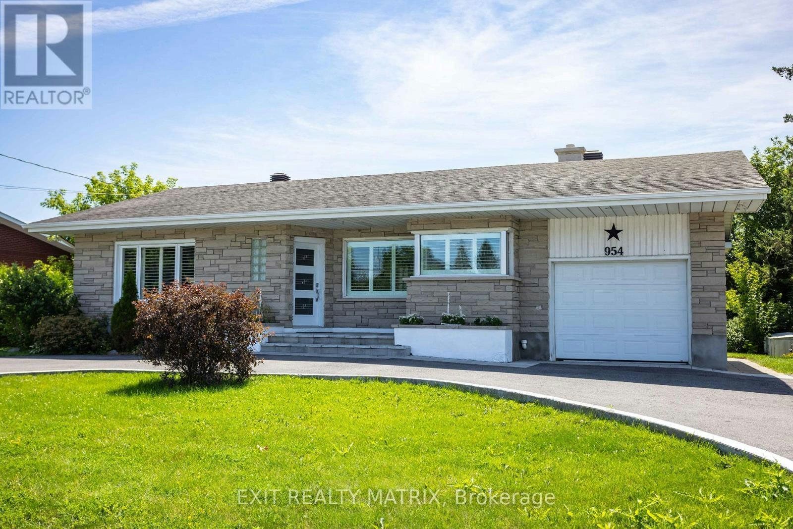 954 Notre Dame Street, Russell, ON, K0A 1W0
