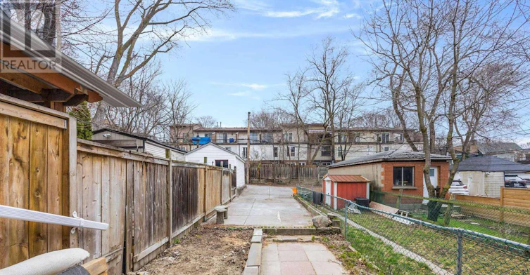 LOWER-393 Jones Avenue, Toronto, ON, M4J 3G5 - 11