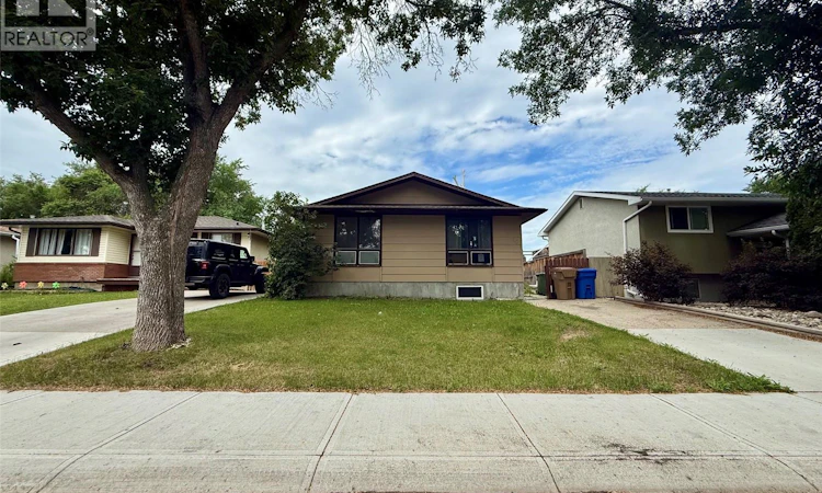 90 Turner Crescent