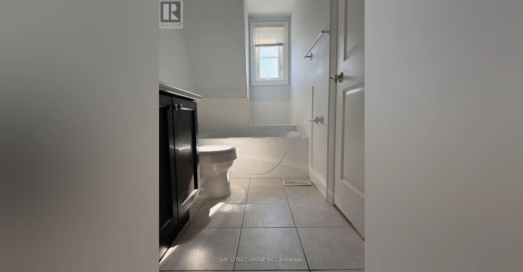 142 Hall Street, Richmond Hill, ON, L4C 4N8 - 4
