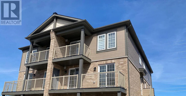 31A Pumpkin Corner Crescent, Barrie, ON, L9J 0T5
