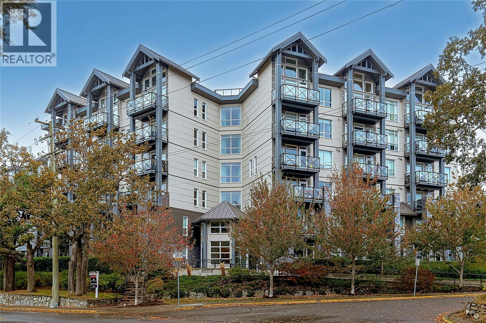 303-924 Esquimalt Road, Esquimalt, BC, V9A 3P2