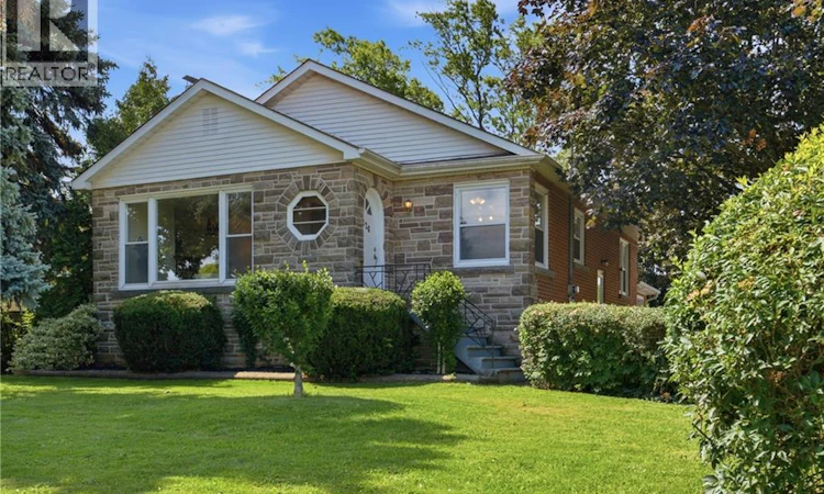 226 No 8 Highway Avenue