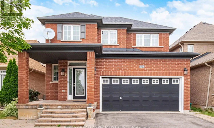 227 Minto Crescent