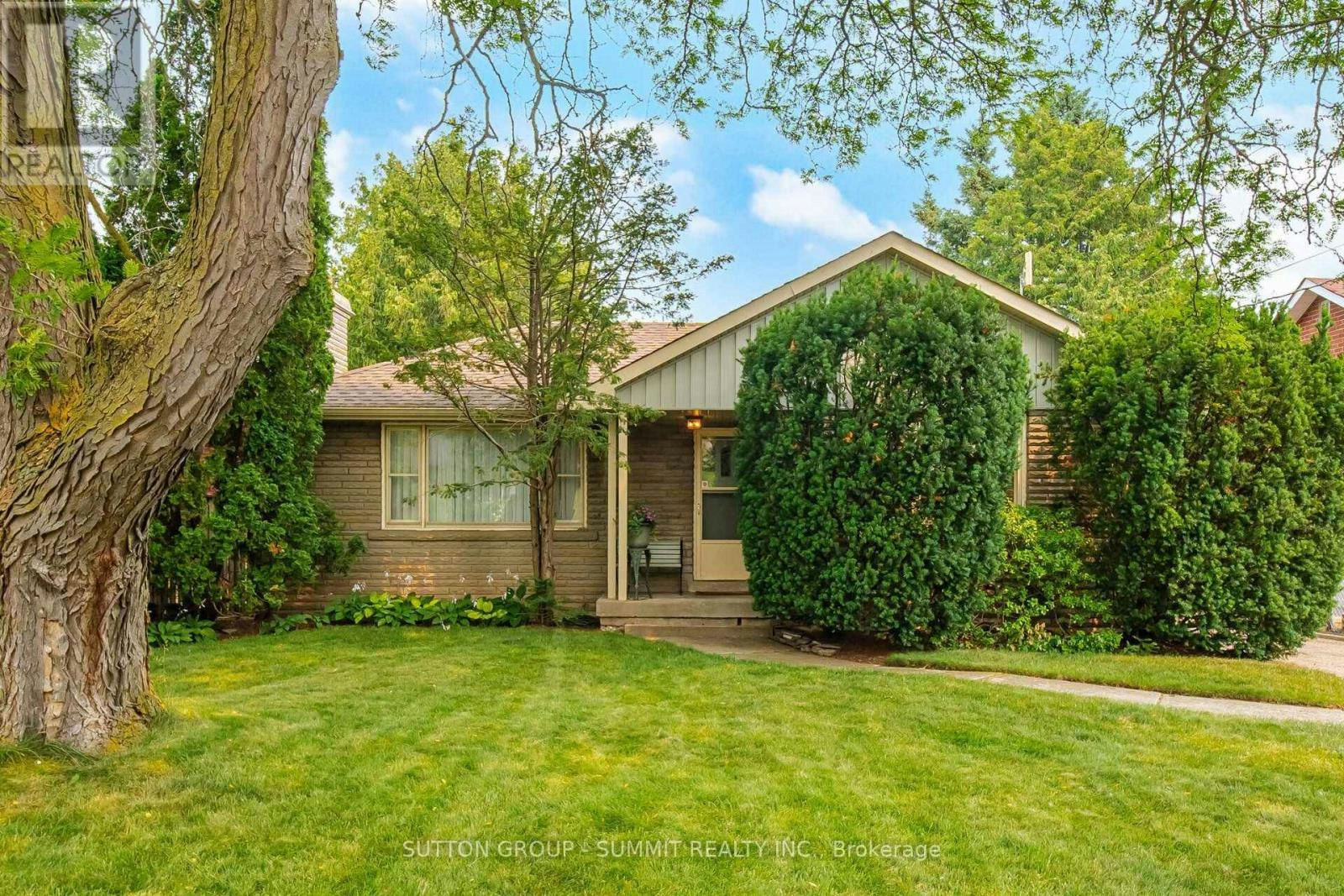 25 Arch Road, Mississauga, ON, L5M 1M4