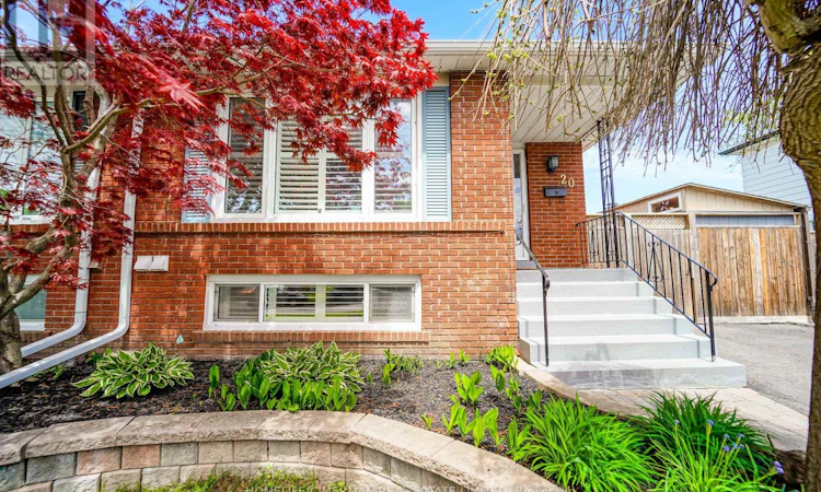 20 Lawrence Crescent