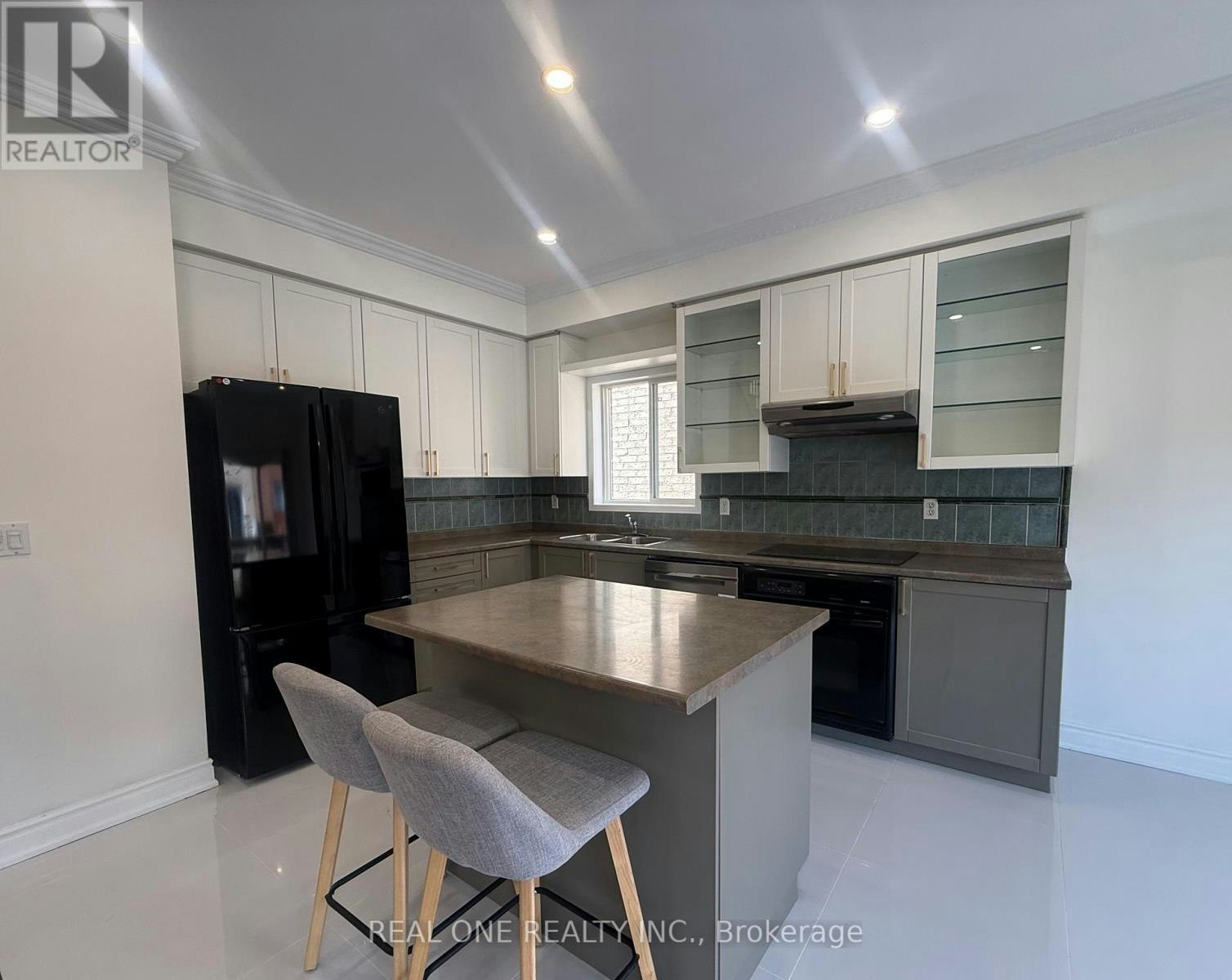 93 Brunswick Avenue, Markham, ON, L6C 2E6 - 9