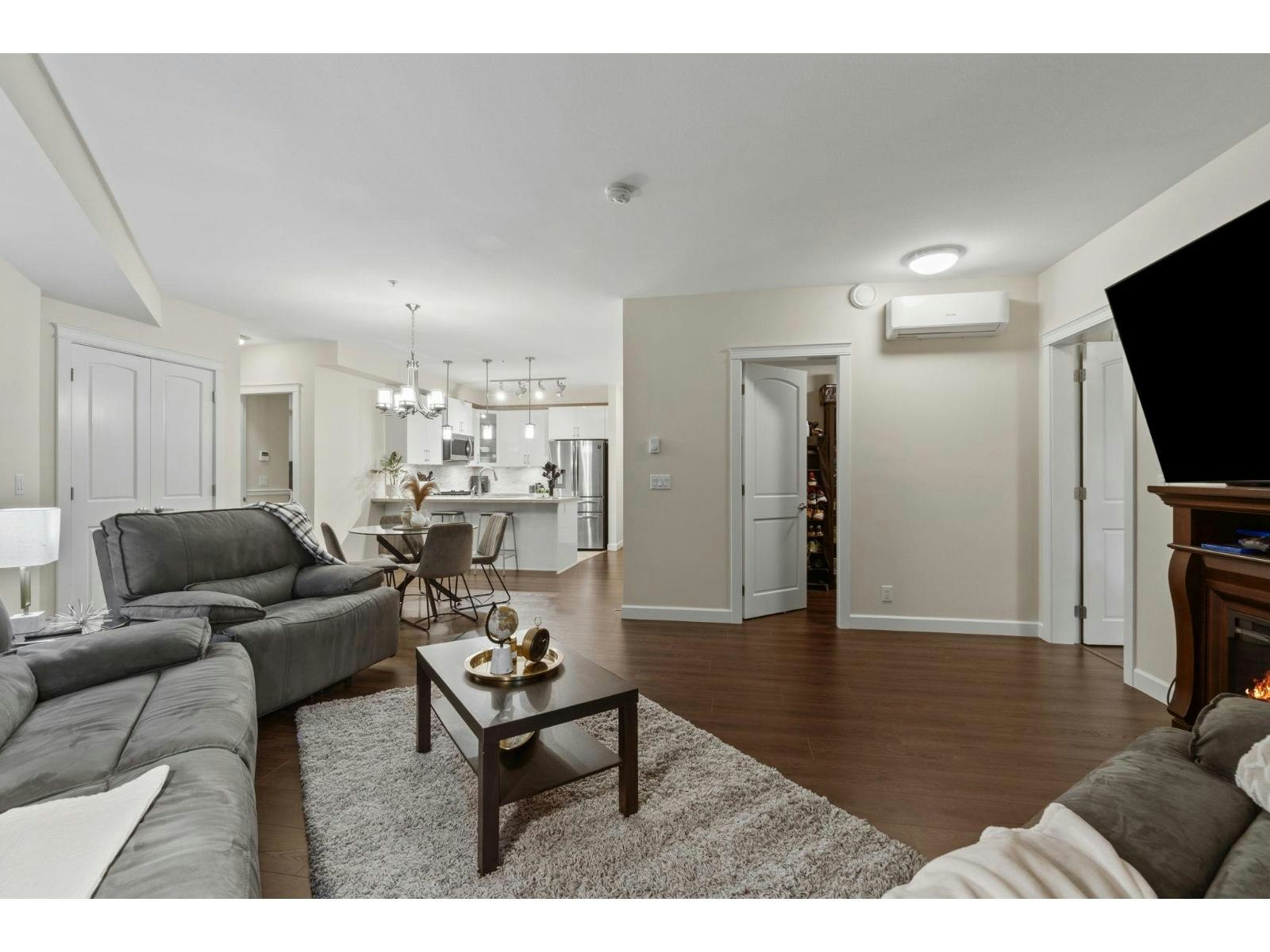 208-20376 86 Avenue, Langley, BC, V2Y 3P8