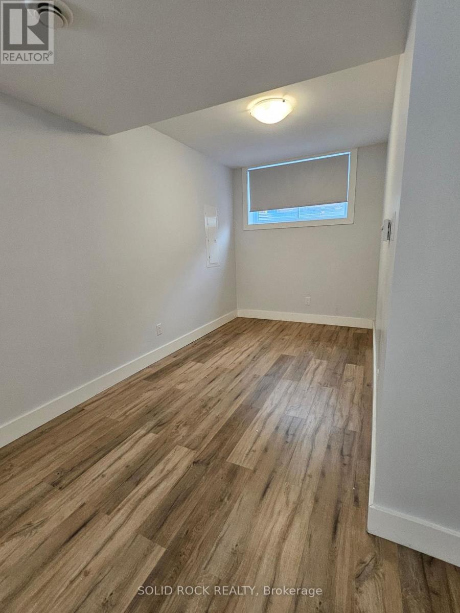 846 Alpine Avenue, Ottawa, ON, K2B 5R6 - 7