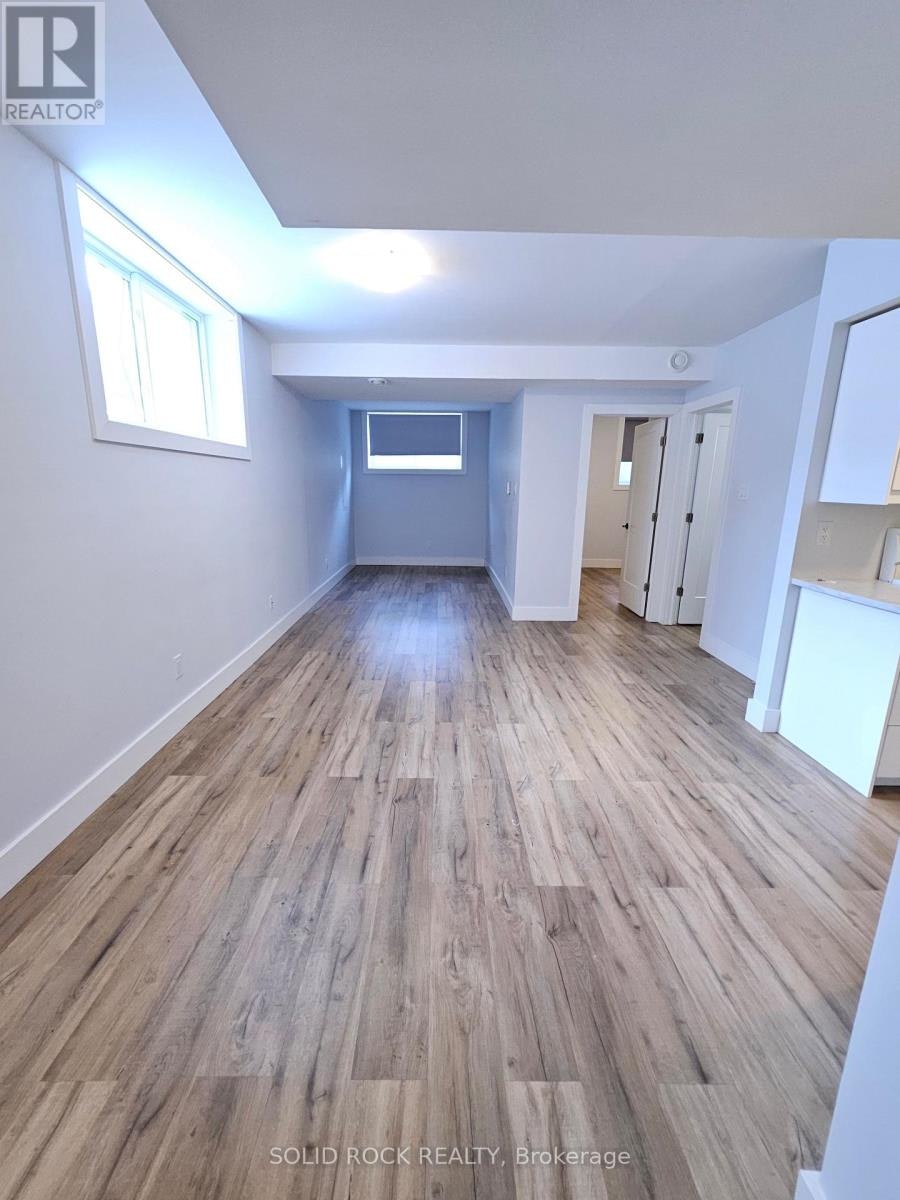 846 Alpine Avenue, Ottawa, ON, K2B 5R6 - 10