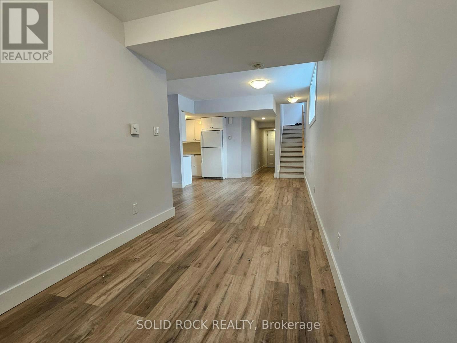 846 Alpine Avenue, Ottawa, ON, K2B 5R6 - 8