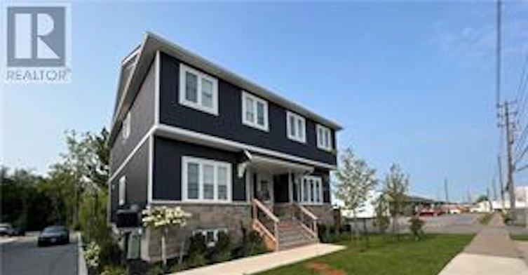 1 UPPER-8196 Mcleod Road, Niagara Falls, ON, L2H 3T6