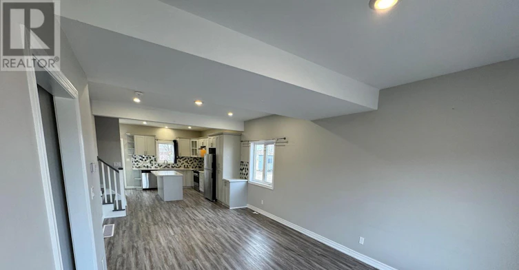 1 UPPER-8196 Mcleod Road, Niagara Falls, ON, L2H 3T6 - 3