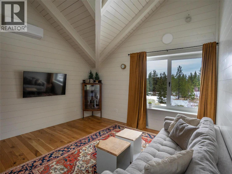 8025 Princeton Summerland Road, Summerland, BC, V0H 1Z8 - 12