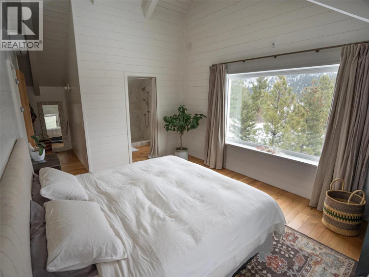 8025 Princeton Summerland Road, Summerland, BC, V0H 1Z8 - 13