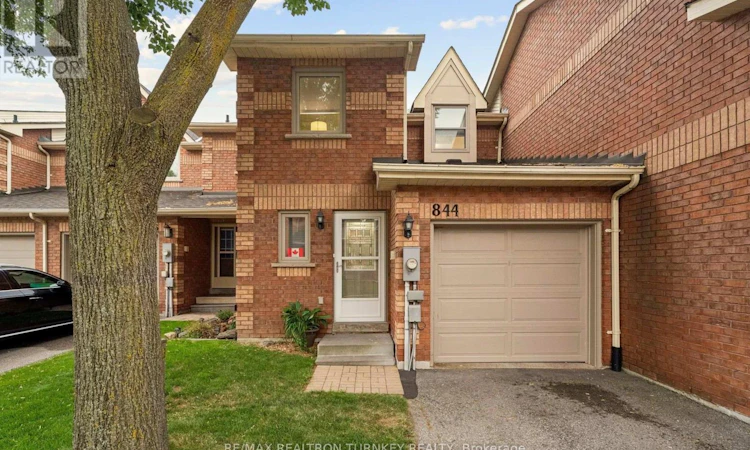 844 Playter Crescent