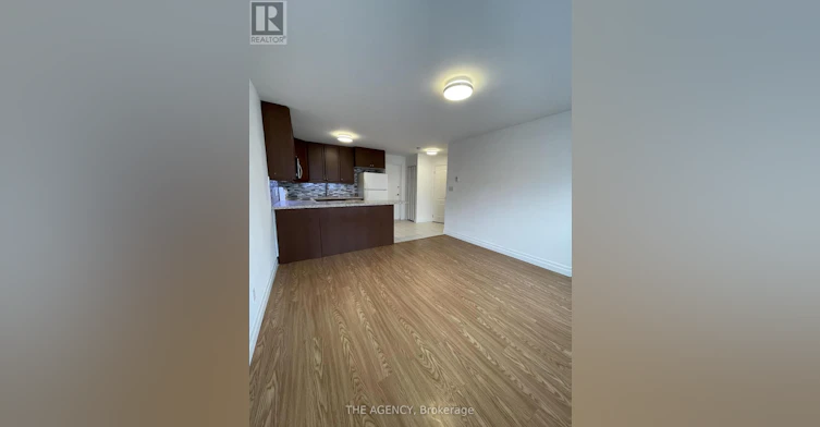 5-2940 Dundas Street W, Toronto, ON, M6P 1Y8 - 5