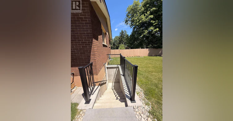 LOWER-31 Brenlyn Court, Hamilton, ON, L9C 4N8 - 12