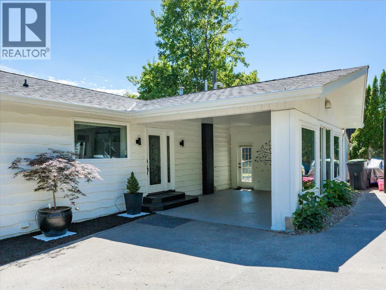 3050 Collens Hill Road, West Kelowna, BC, V1Z 1P5 - 2