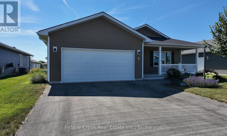 5 Sweetwater Drive S