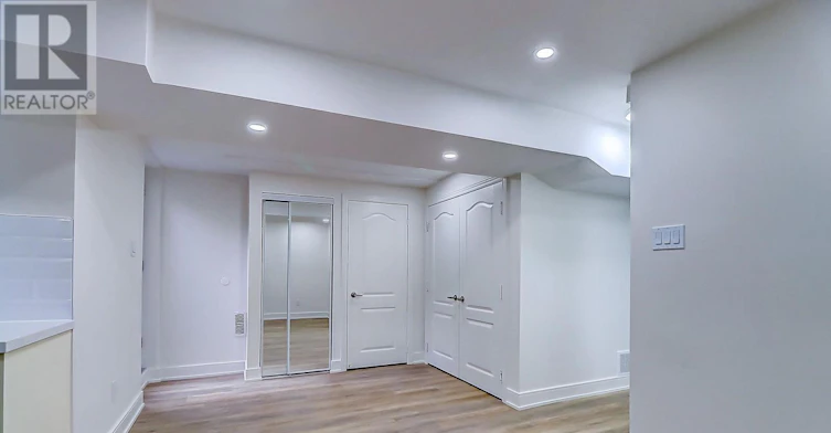 6892 Postmaster Ridge, Mississauga, ON, L5W 1C5 - 6